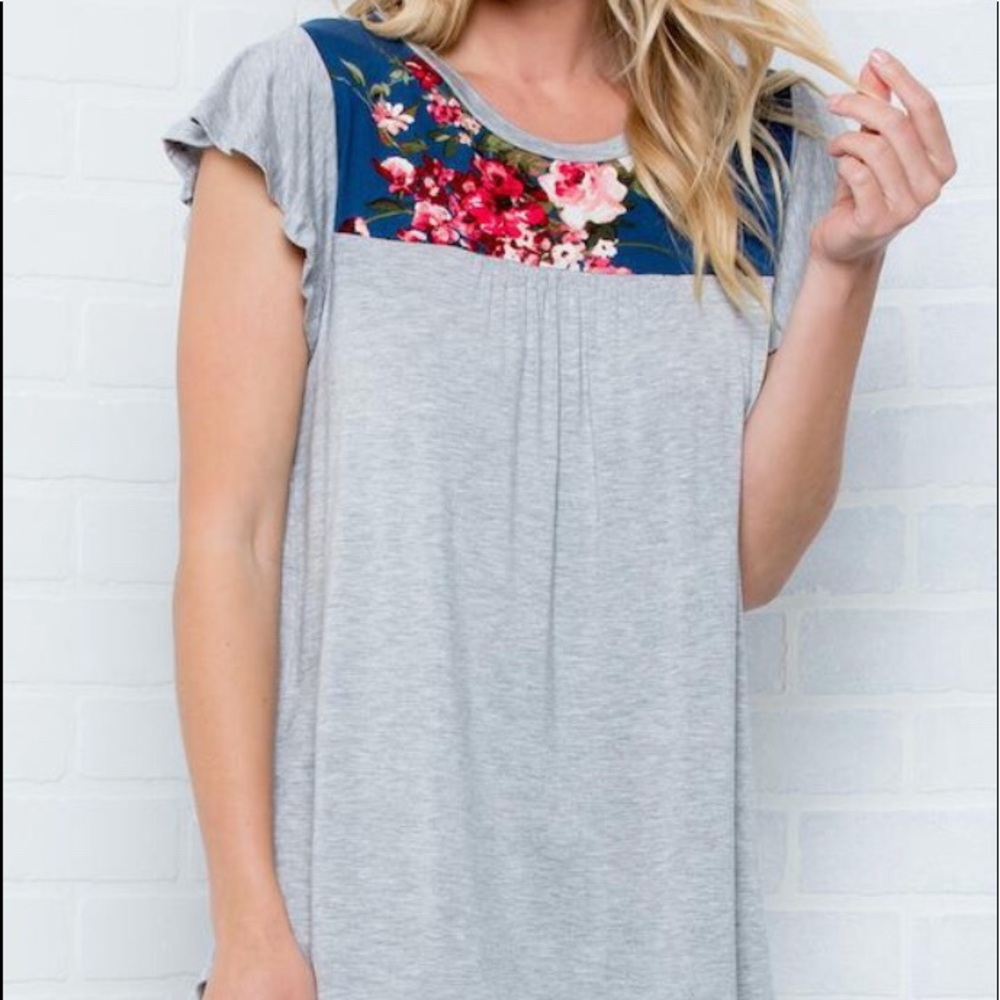 Grey/Navy Floral Top (NWOT)